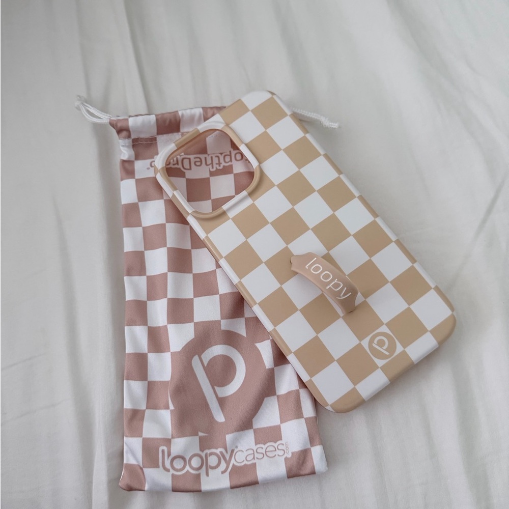 Loopy Case Beige and White Checkered Phone Case